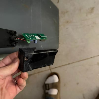 חלקים אלקטרוניים ותיקון שער חשמלי