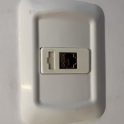 שקע רשת קיר עם חיבור RJ45