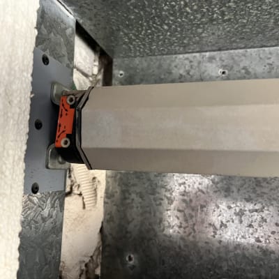 מנגנון מתכת של תריס עם חיבורי ברגים