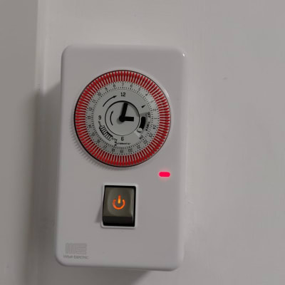 שעון טיימר חשמלי עם מתג הפעלה