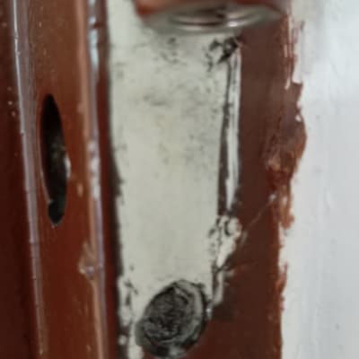 חלק ממנעול דלת עם חור ברזל