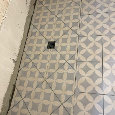 ריצוף קרמיקה חדש עם דוגמה גיאומטרית