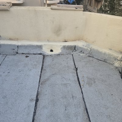 גג עם איטום ביטומני ותיקוני איטום