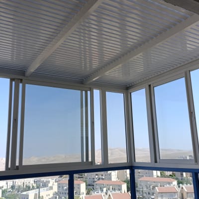חלונות אלומיניום ומסגרת גג אלומיניום