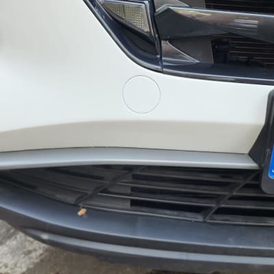 חזית רכב עם לוחית רישוי ישראלית