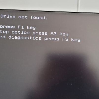 הודעת שגיאה על מסך מחשב, כונן קשיח לא נמצא