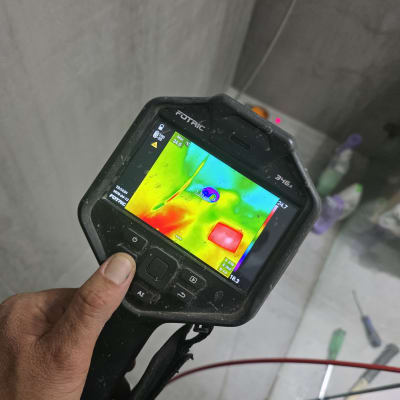 מכשיר תרמי לאיתור נזילות מים