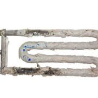 גוף חימום ישן עם אבנית