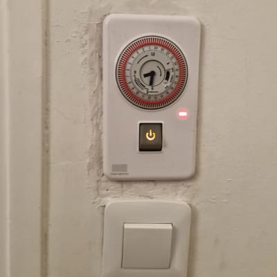 שעון טיימר חשמלי עם מתג הפעלה מואר