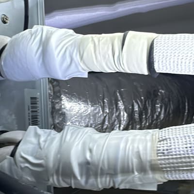 צינורות מבודדים של מערכת מיזוג אוויר בתקרה