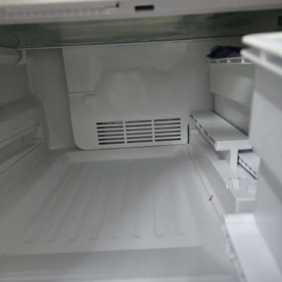 תמונה של פנים מקרר ריק