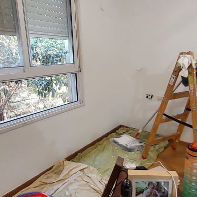 סולם, דלי צבע, יריעות מגן על הרצפה