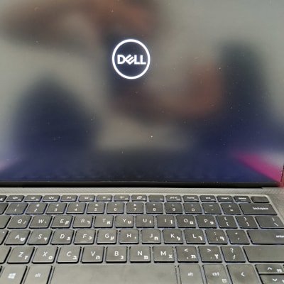 מחשב נייד דל עם מקלדת עברית