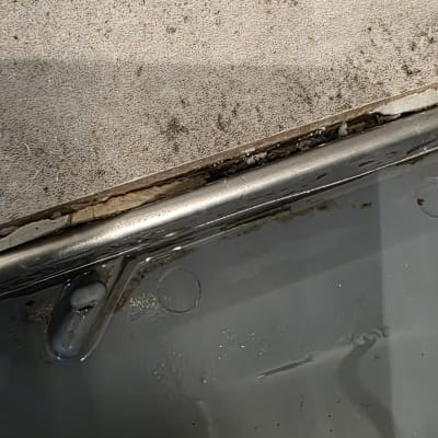 תמונה של אזור עם נזילה או רטיבות