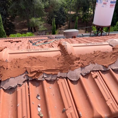 גג רעפים עם תיקון בטיח חום