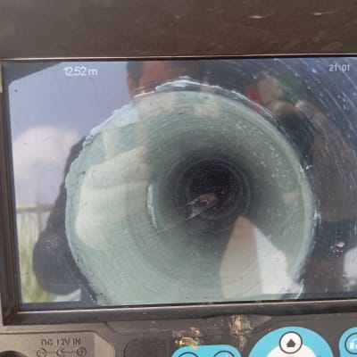 מסך עם תצוגת צינור, כלי עבודה של אינסטלטור