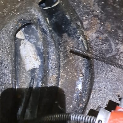 כלי עבודה לפתיחת סתימות בצנרת