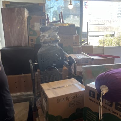 ארגזים וציוד ארוזים למעבר דירה