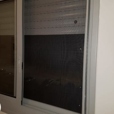 רשת לחלון למניעת כניסת יונים