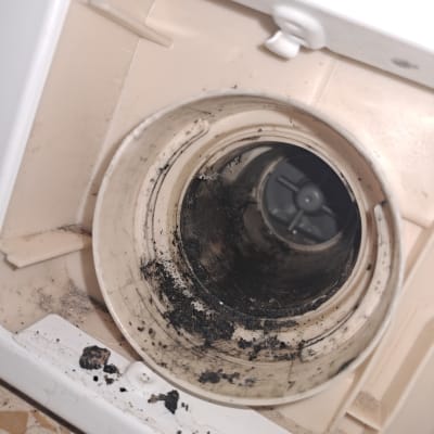 חלק פנימי של מכשיר עם לכלוך