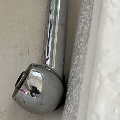 ראש מקלחת מתכתי עם צינור גמיש