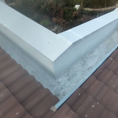 איטום גג עם יריעות ביטומניות ואבני חרס