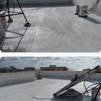 גג אטום עם ציוד מיזוג אוויר ושמש