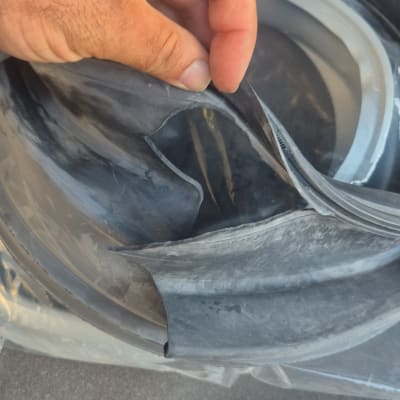 יד מחזיקה גומי קרוע עם הוראות תיקון