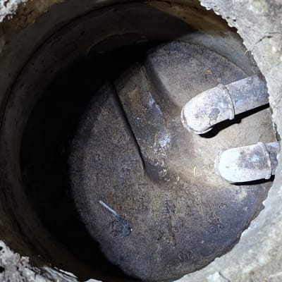 צינורות בתוך בור, קשור לעבודה בתחום VacuumTruck