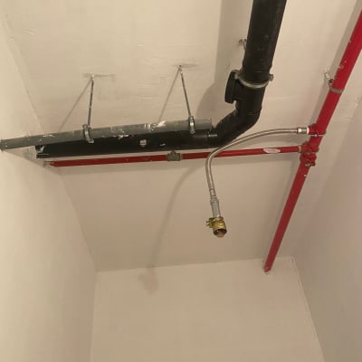 צינורות ותשתיות בתקרה, קשור לכיבוי אש