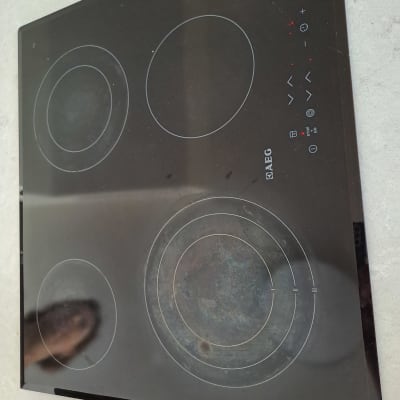 כיריים חשמליות עם כפתורי מגע ותצוגה דיגיטלית