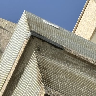 רשת מגן על מבנה למניעת כניסת יונים