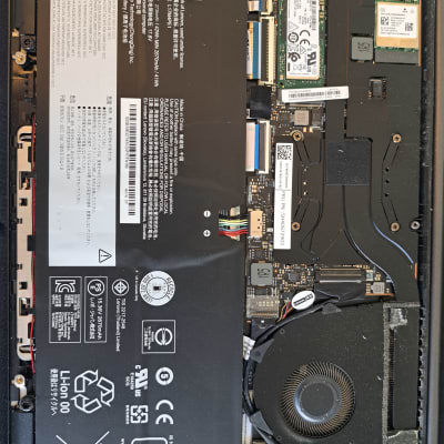 סוללת ליתיום, מאוורר ומודול זיכרון במחשב נייד