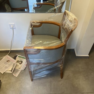 כיסא ארוז ועטוף