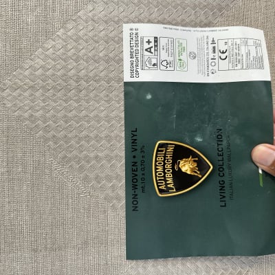 טפט ויניל לא ארוג עם דוגמת מרקם גיאומטרי