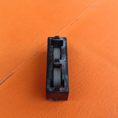 גלגלת פלסטיק לשימוש בתריסים