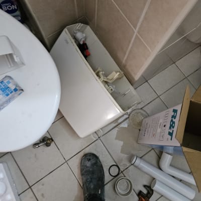 כלים סניטריים, צינורות, מפתח צינורות, חלקי אסלה