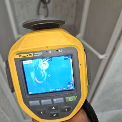 מצלמה תרמית מציגה תמונה של דליפת מים