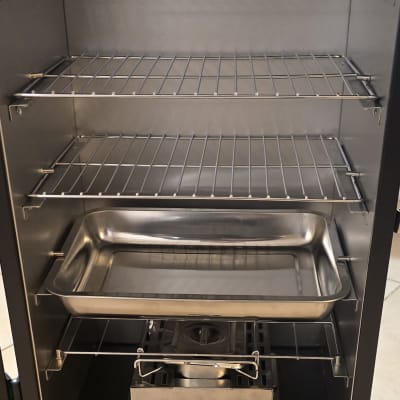 תנור גז עם מדפים ורשתות פנימיות