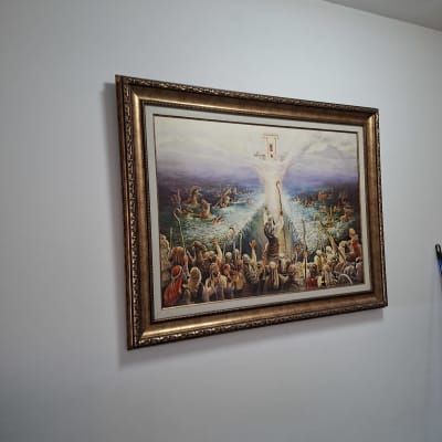 תמונה תלויה של קריעת ים סוף