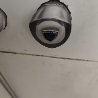 ידית ברז מתכתית עם חיבור צינור גמיש