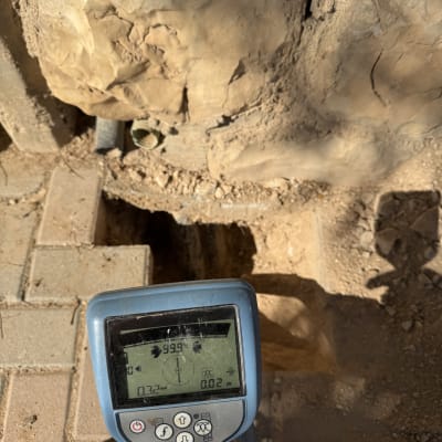 מכשיר מדידה בשימוש בעבודת תשתית תקשורת