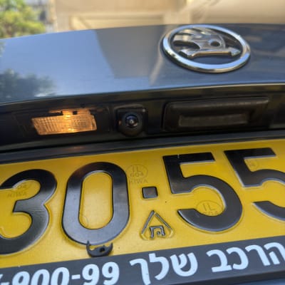 לוחית רישוי של רכב עם מצלמה