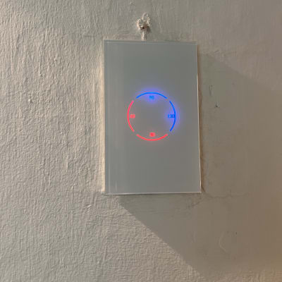 תרמוסטט דיגיטלי עם תאורה כחולה ואדומה