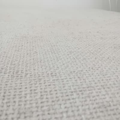 תקריב של בד ספה נקי