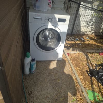 מכונת כביסה סטנדרטית פתח חזית של חברת Bosch