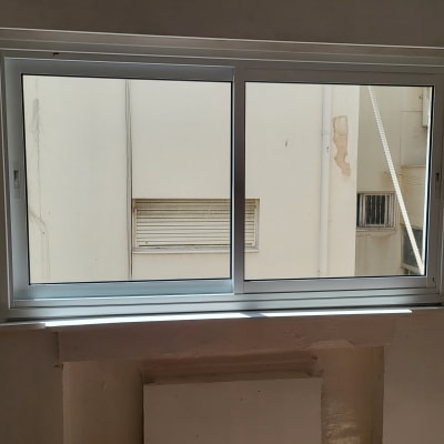 חלון אלומיניום עם מסגרת כפולה