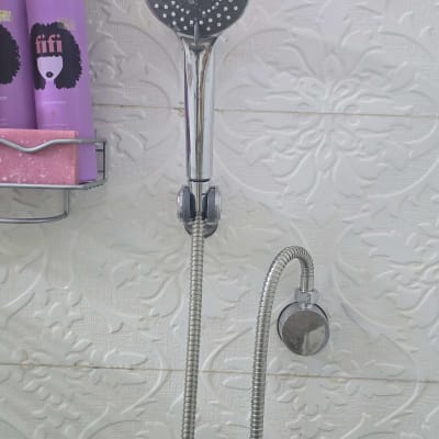 ראש מקלחת מתכת עם צינור גמיש