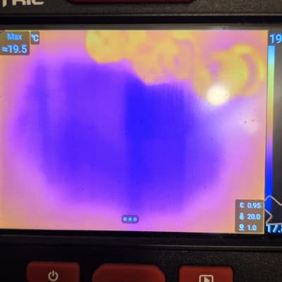 תצוגת מצלמה תרמית עם צבעים משתנים