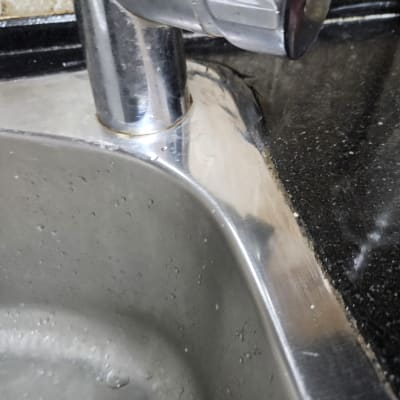 ברז נירוסטה עם כיור מטבח רטוב